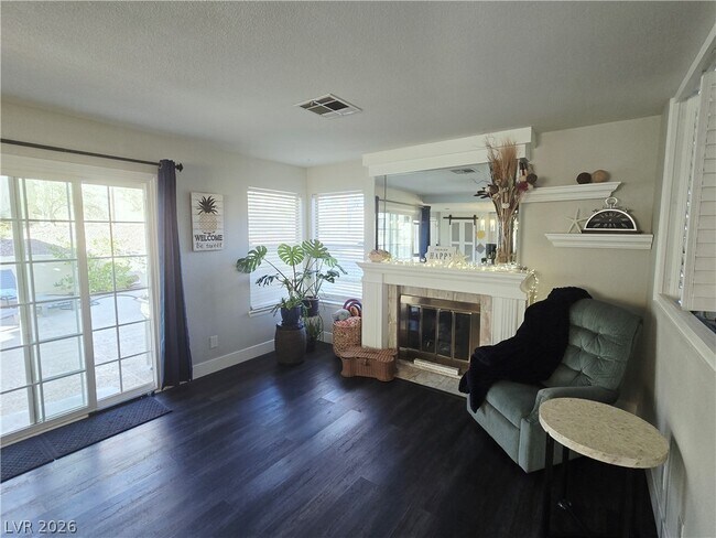 Building Photo - 2449 Sage Pointe Cir