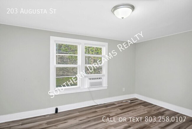 Building Photo - 203 Augusta St