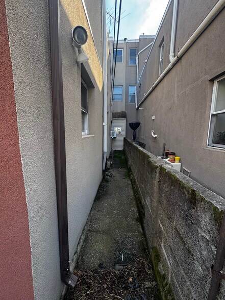 back yard alley storage - 1518 S 13th St