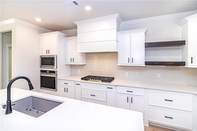 Building Photo - 1433 Cittadella Ave