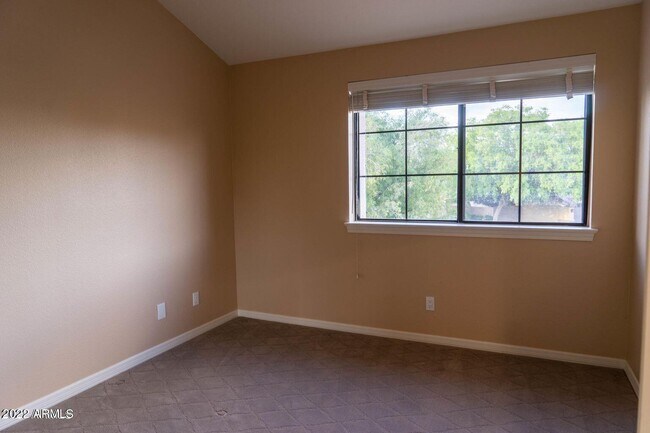 Building Photo - 7525 E Gainey Ranch Rd