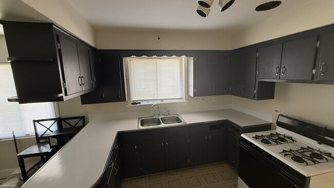 Building Photo - 7920 S Winchester Ave