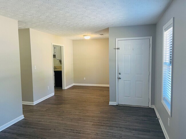 Building Photo - 120 Pine Terrace