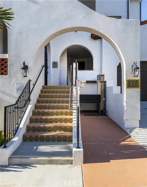 Building Photo - 410 Arenoso Ln