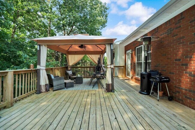 Building Photo - 1865 Weston Pl NW