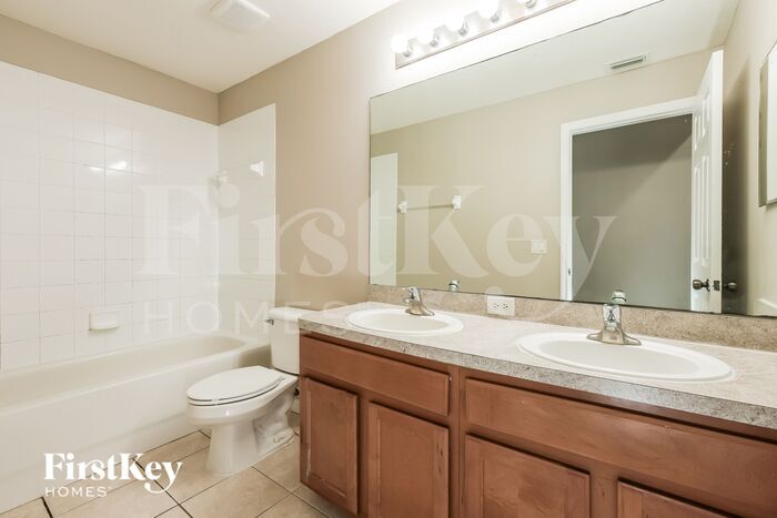Building Photo - 1836 Mira Lago Cir