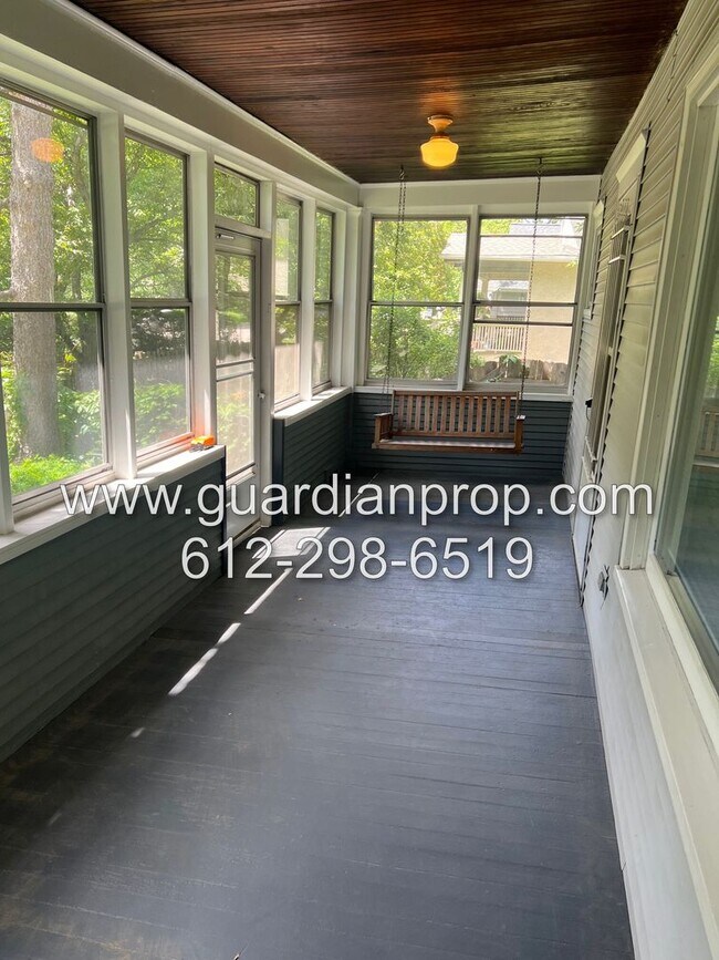 Building Photo - Mac Groveland House Available August 1, Fu...