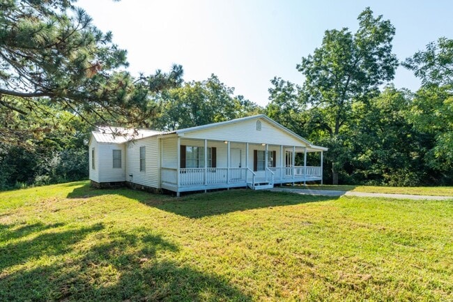 Building Photo - AVAILABLE NOW! Home for rent in Leeds AL! Close to shopping and food!