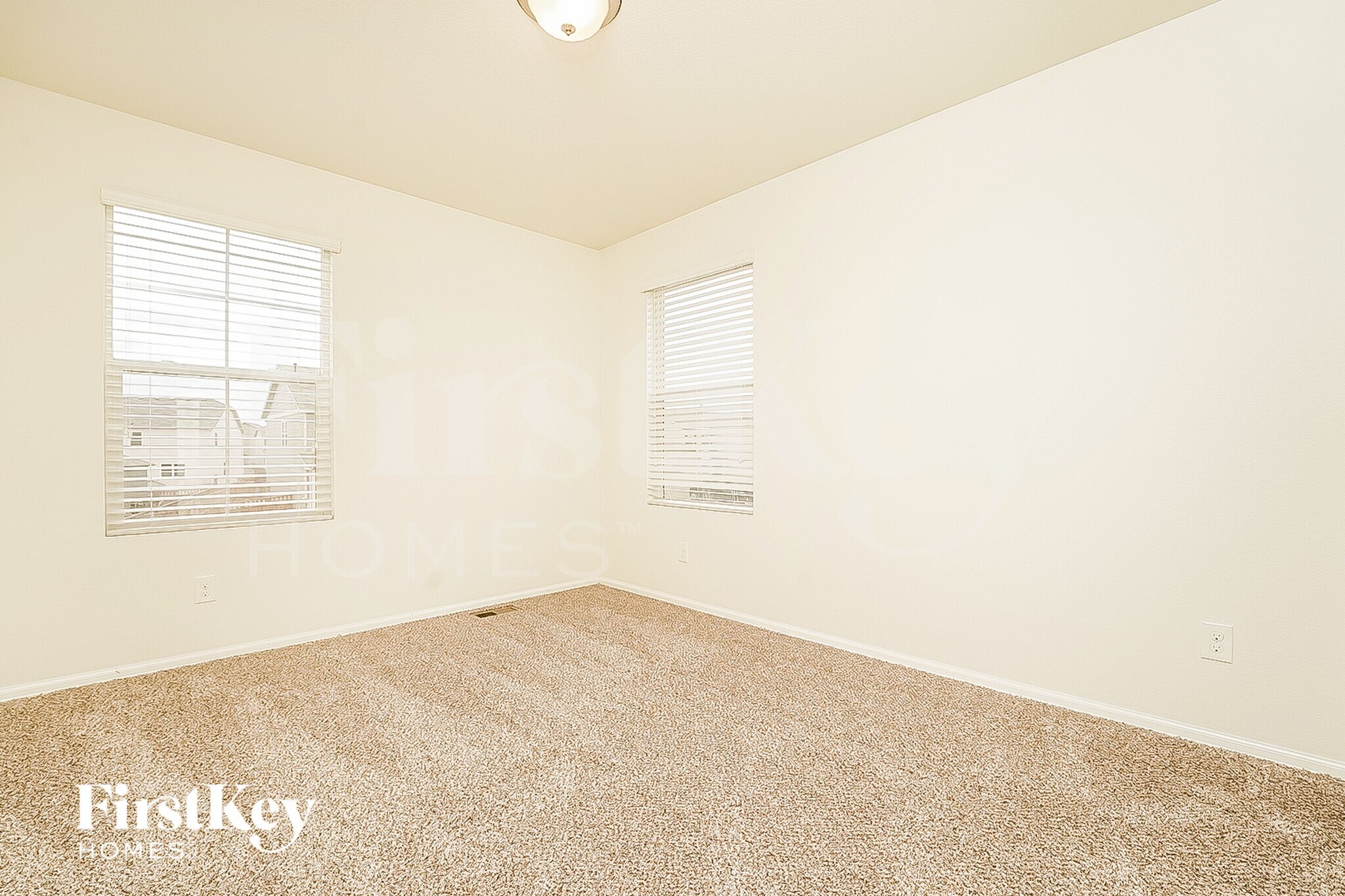 Building Photo - 816 Draw St