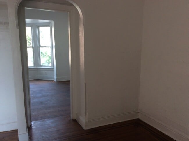 Building Photo - 3 Bedroom 1 Bath Apartment York City SD