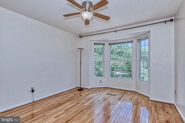 Building Photo - 9400 Van Arsdale Dr