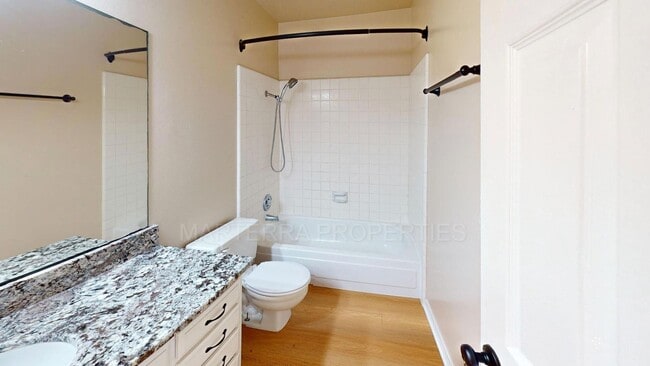 Building Photo - 3 Bed/2.5 Bath Townhome In Eastside Costa ...