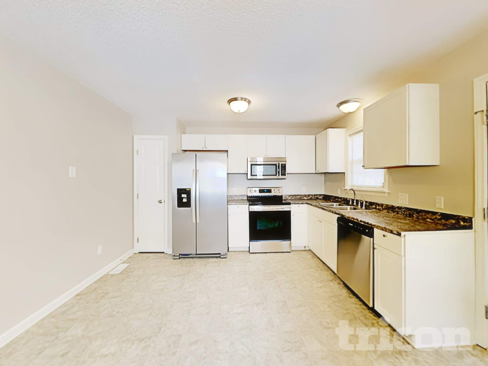 Building Photo - 1428 Smokey Mountain Dr