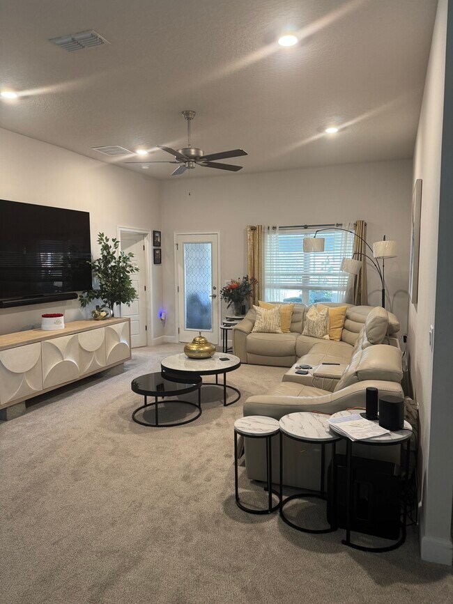 Building Photo - 29 Postman Ln