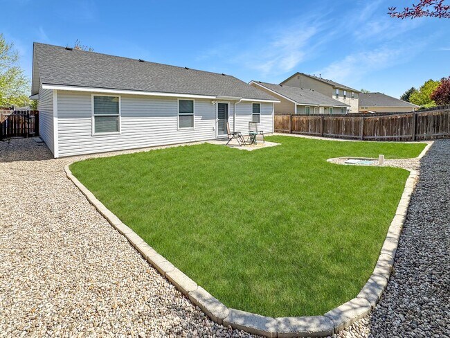 Building Photo - Furnished 3 Bed, 2 Bath Home in Southwest Boise – Stylish, Dog-Friendly, and Move-In Ready!