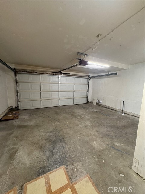 Building Photo - 17081 Green Ln