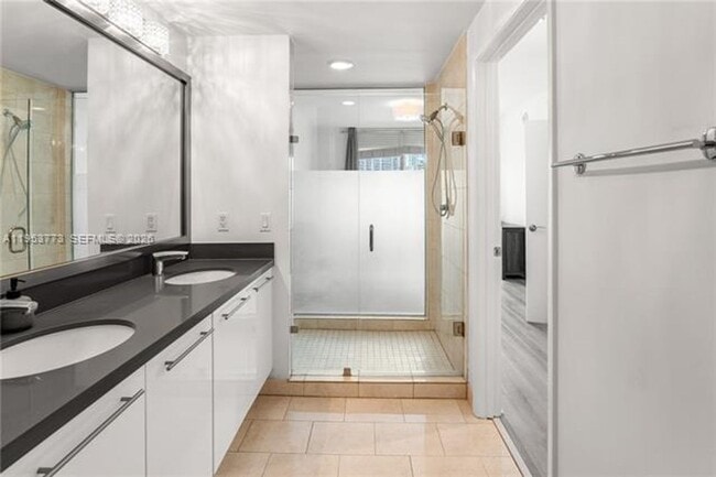 Building Photo - 90 SW 3rd St