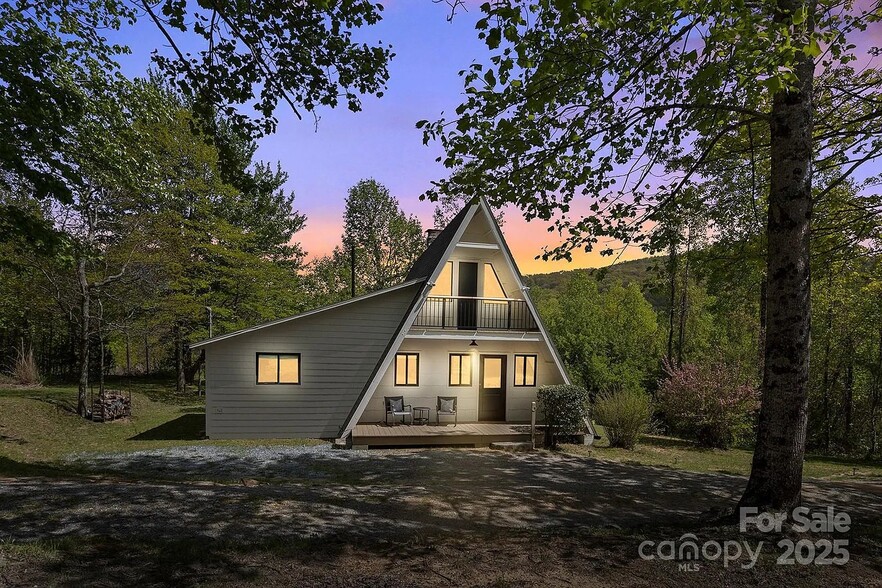 Building Photo - 826 Shumont Rd