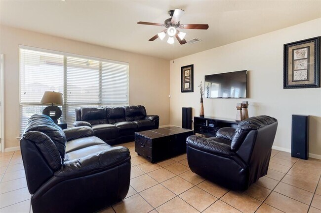 Building Photo - 18311 Red Oak Manor Ln