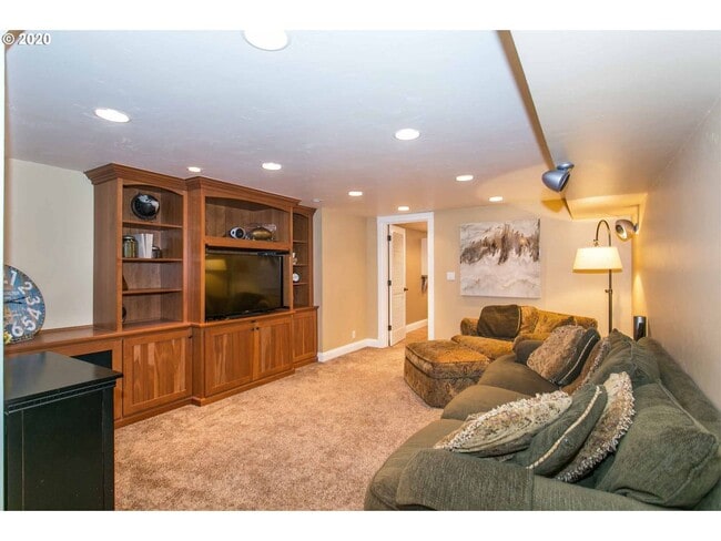 Building Photo - Magazine-Worthy Vermont Hills Home | Sports Court, Theater Studio & Gourmet Kitchen