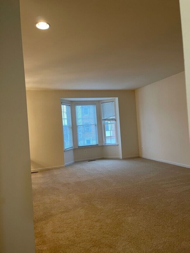 Building Photo - 12039 Kemps Landing Cir