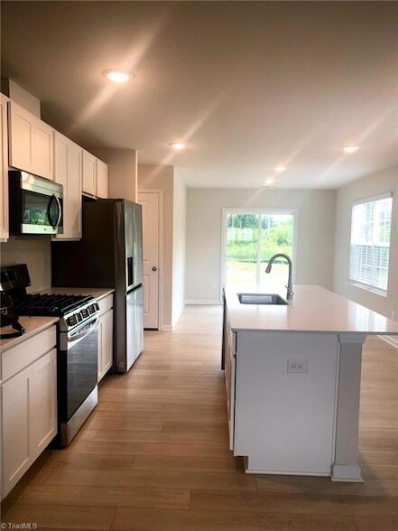 Building Photo - 1747 Mallard Dr