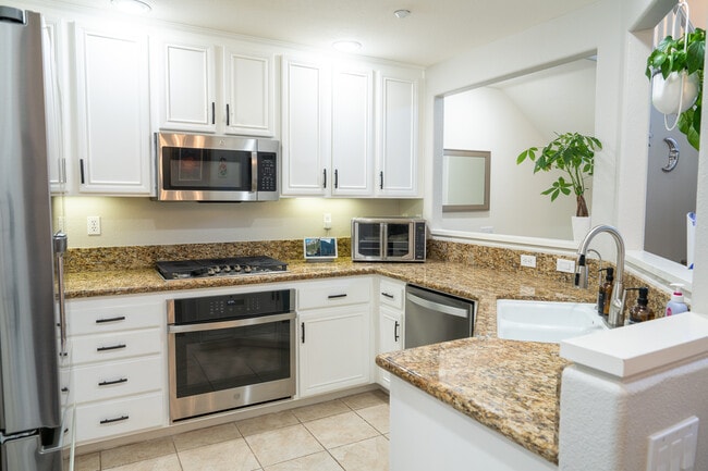 Building Photo - 10452 Whitcomb Way