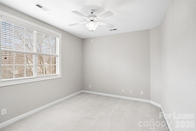 Building Photo - 704 Deercross Ln