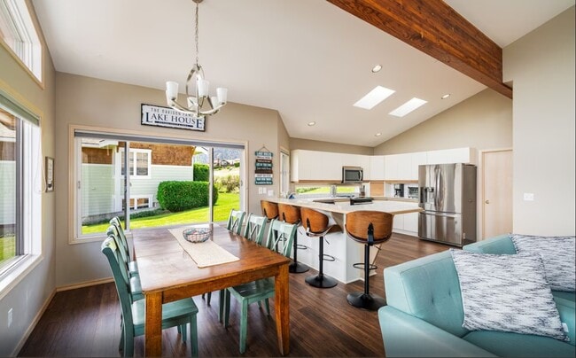 Building Photo - 113 Chelan View Dr