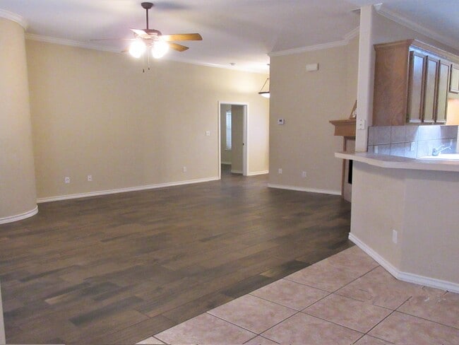 Building Photo - 5930 Cornell Dr