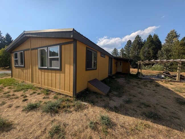 Building Photo - 2976 Deeter Rd