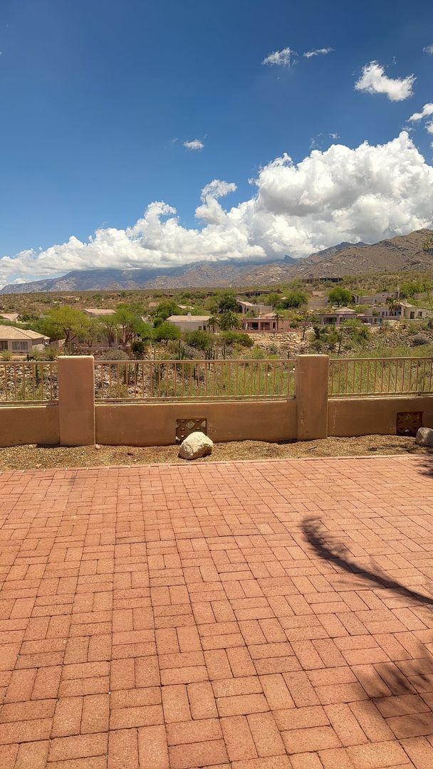 Building Photo - 10110 N Bighorn Butte Dr