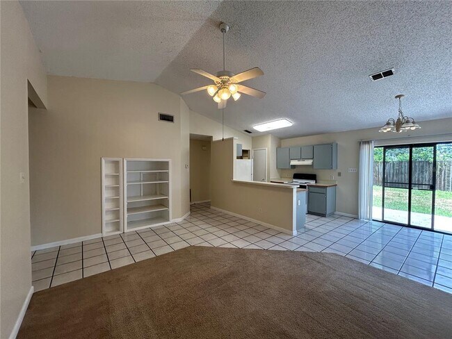 Building Photo - 1431 Tiverton Dr