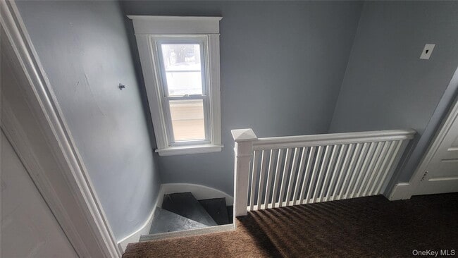 Building Photo - 107 Smith St