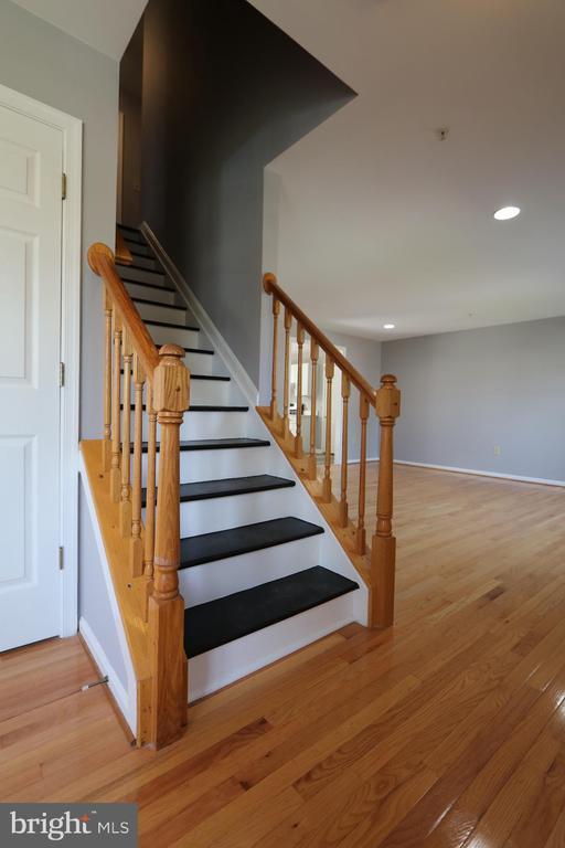 Building Photo - 5213 Zephyr Ave