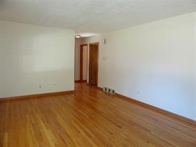 Building Photo - East Side 3 Bedroom Home!