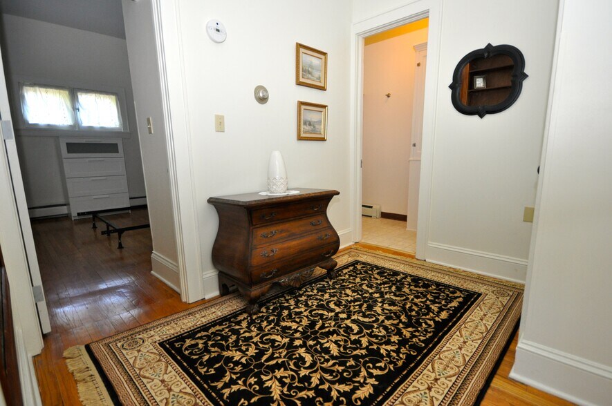 Building Photo - 57 Park St