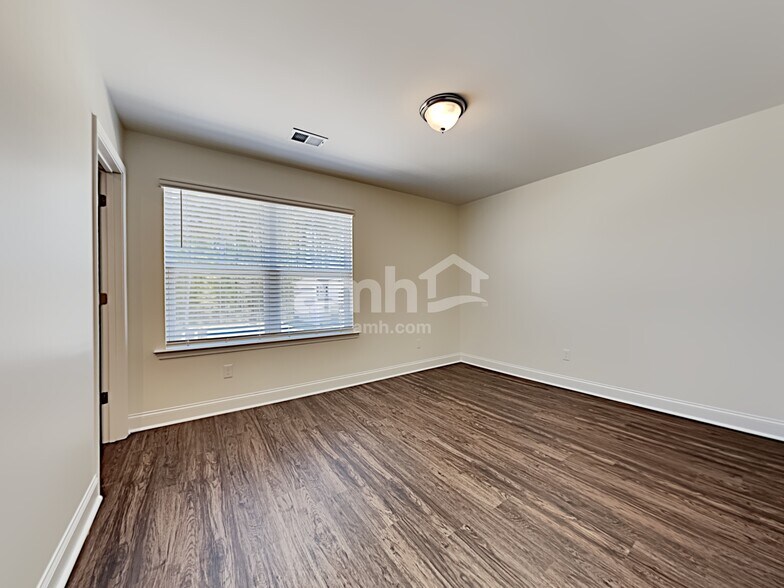 Building Photo - 149 Blackstone Dr