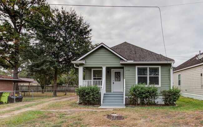 Primary Photo - 1206 Grunwald Heights Blvd