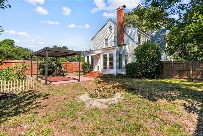 Building Photo - 717 Peden St