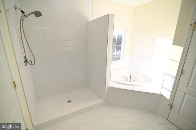 Building Photo - 7001 Chaptico Ct