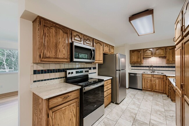 Building Photo - 1290 Judson Dr