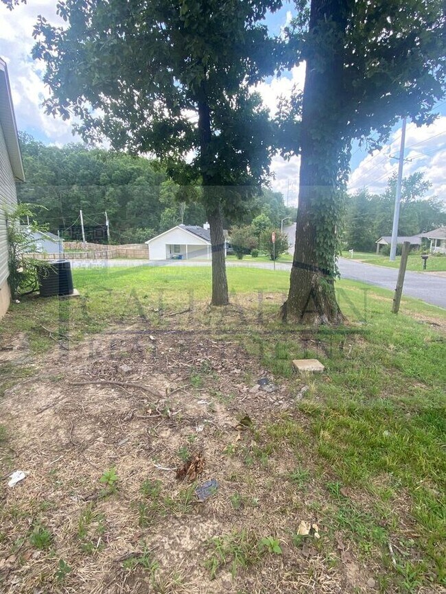 Building Photo - NLR 3 Bedroom Home