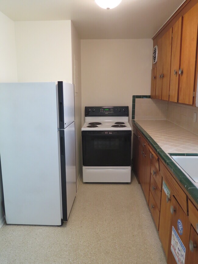 Building Photo - 2272 Gilman Dr W