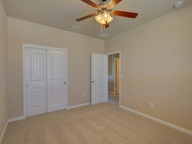 Building Photo - 421 Epiphany Ln