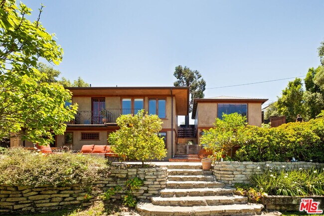 Building Photo - 21071 Waveview Dr