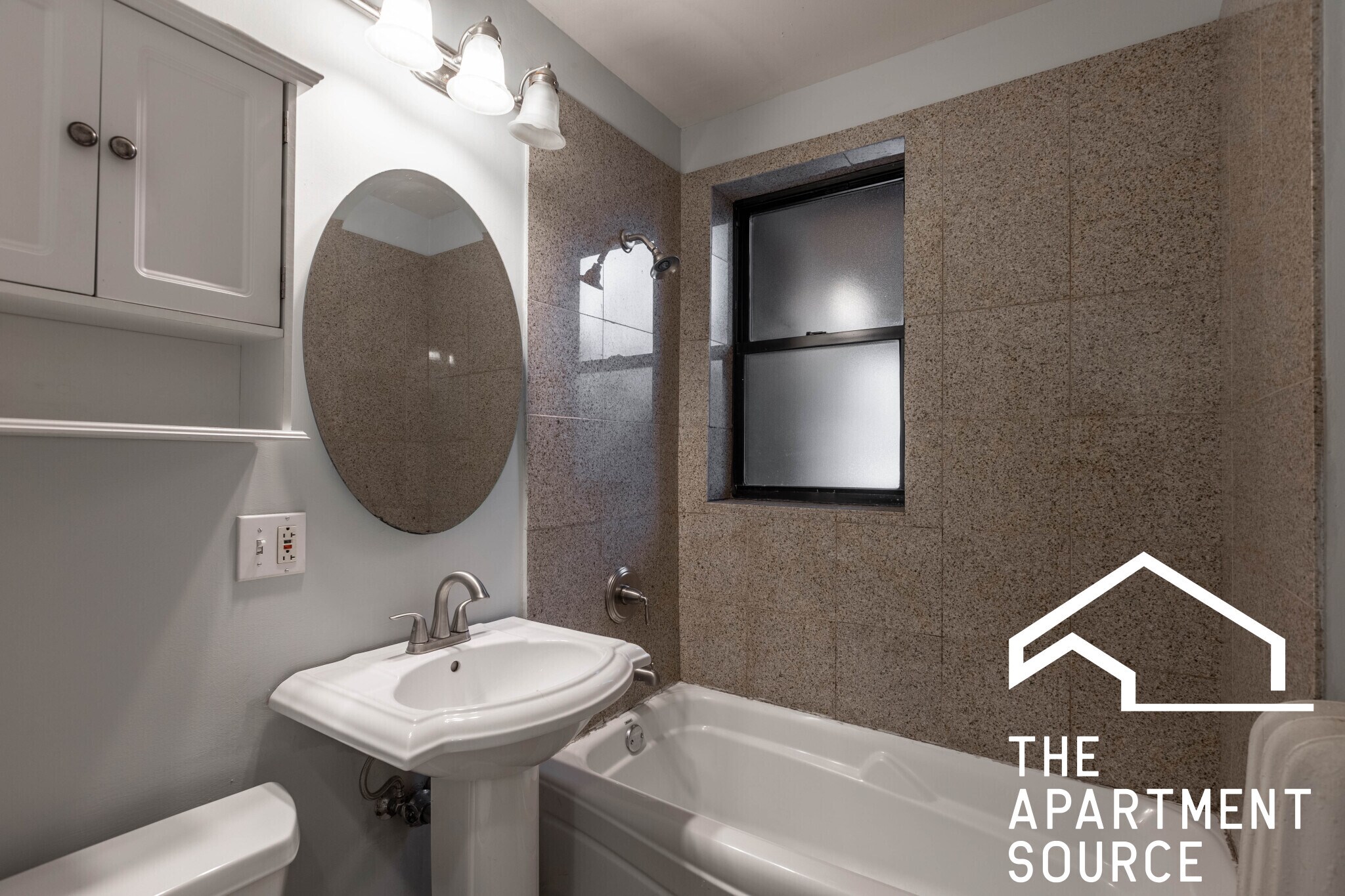 Building Photo - 736 W Addison St