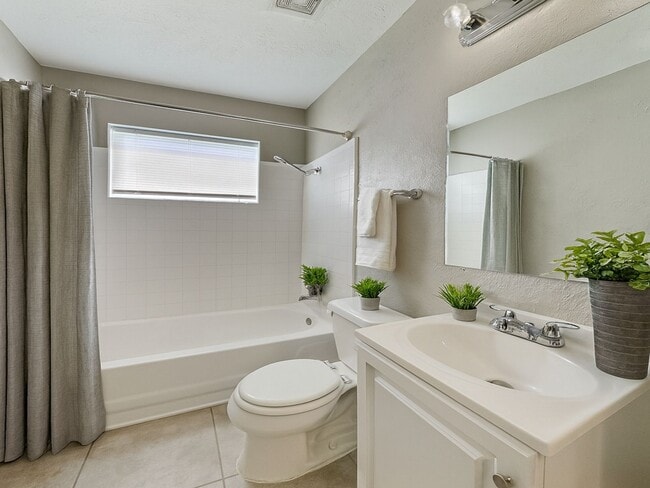 Building Photo - 3BR/1.5BA Home with Garage, Spacious Layout & Modern Upgrades