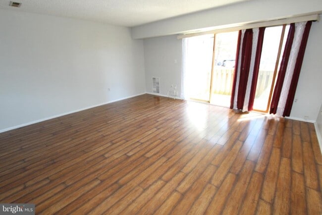 Building Photo - 2315 Aspen Dr