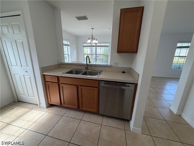 Building Photo - 9101 Gervais Cir